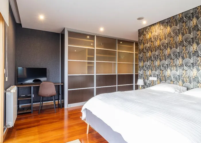 Gorgeous Looking To Douro